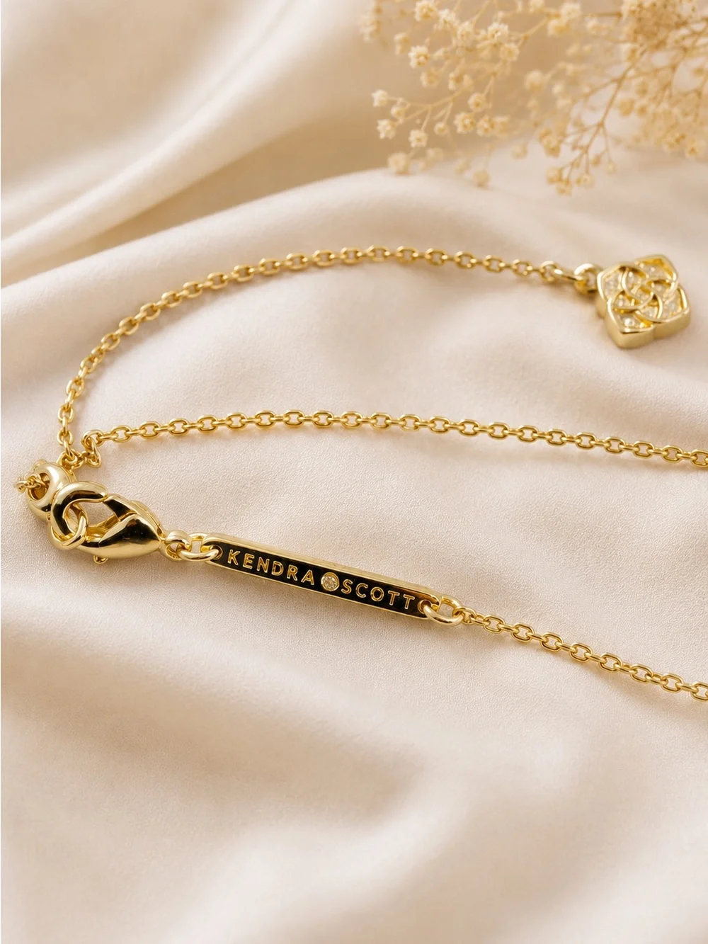 Kendra Scott Juliette Gold Pendant Necklace in Rose Quartz. - Picture 6 of 7